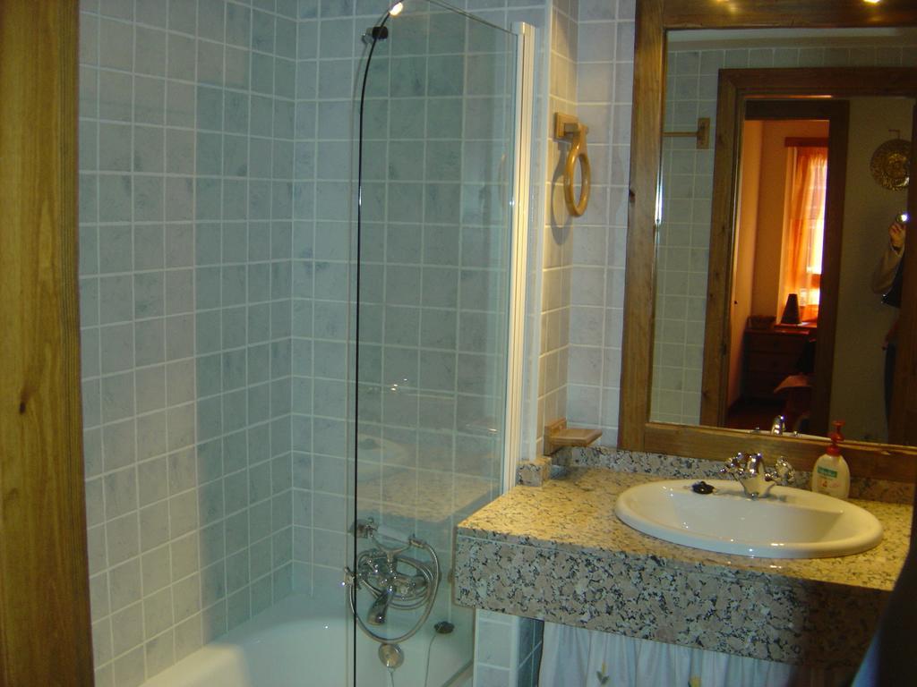 Apartmentsuitespain Baqueira Jardin Esterri d'Àneu Habitación foto