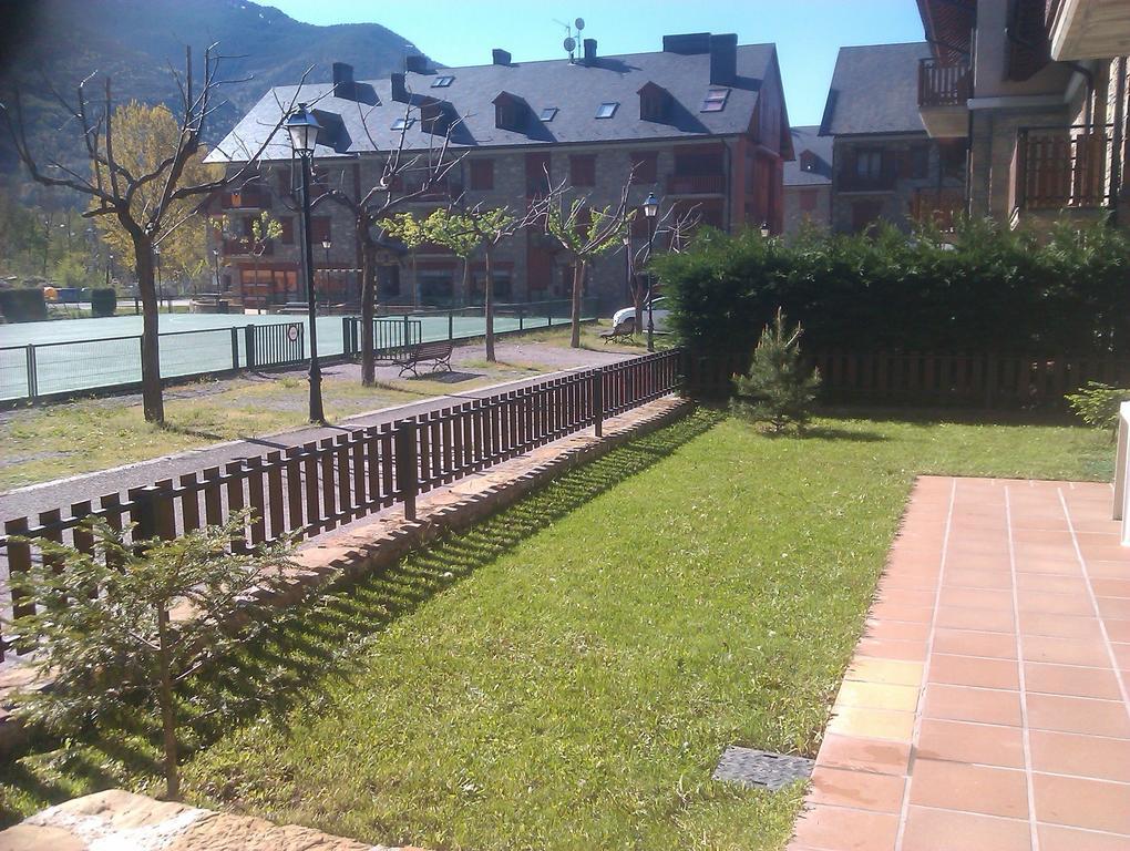 Apartmentsuitespain Baqueira Jardin Esterri d'Àneu Habitación foto