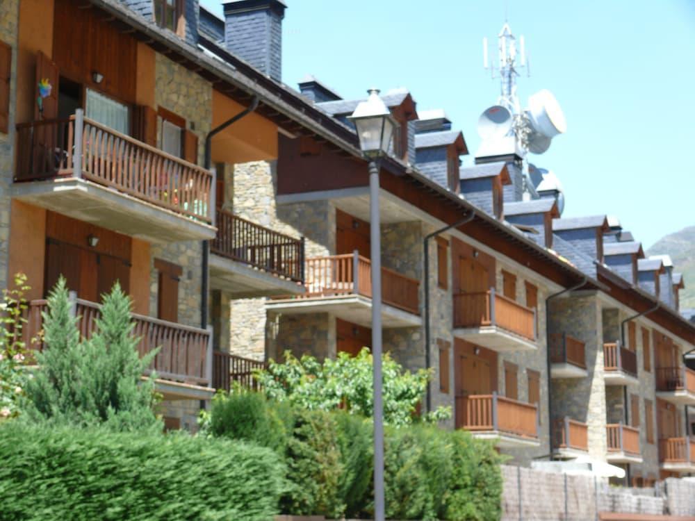 Apartmentsuitespain Baqueira Jardin Esterri d'Àneu Exterior foto